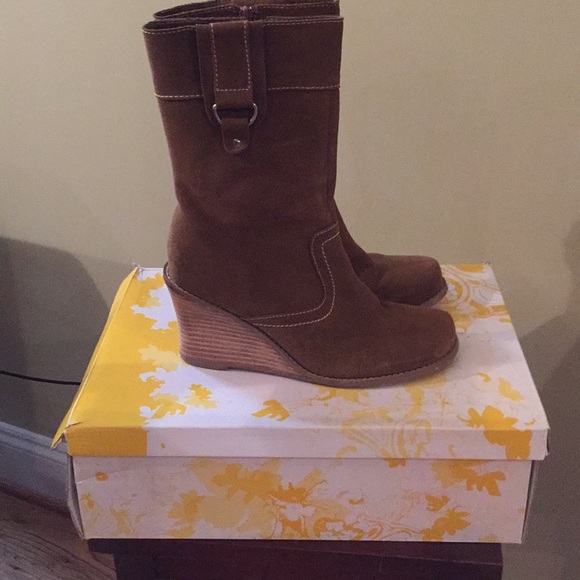 Yellow Box Shoes - Yellow box mid calf wedges